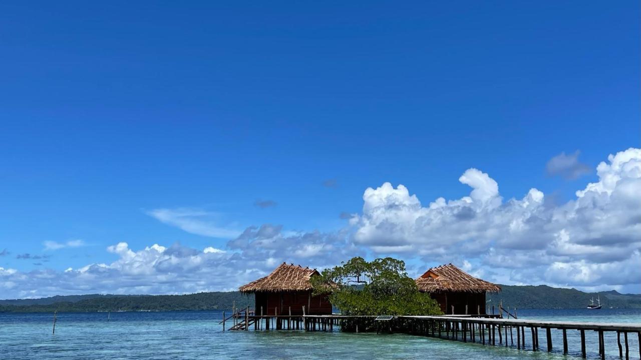 Nyande Raja Ampat Hotel Pulau Mansuar ภายนอก รูปภาพ