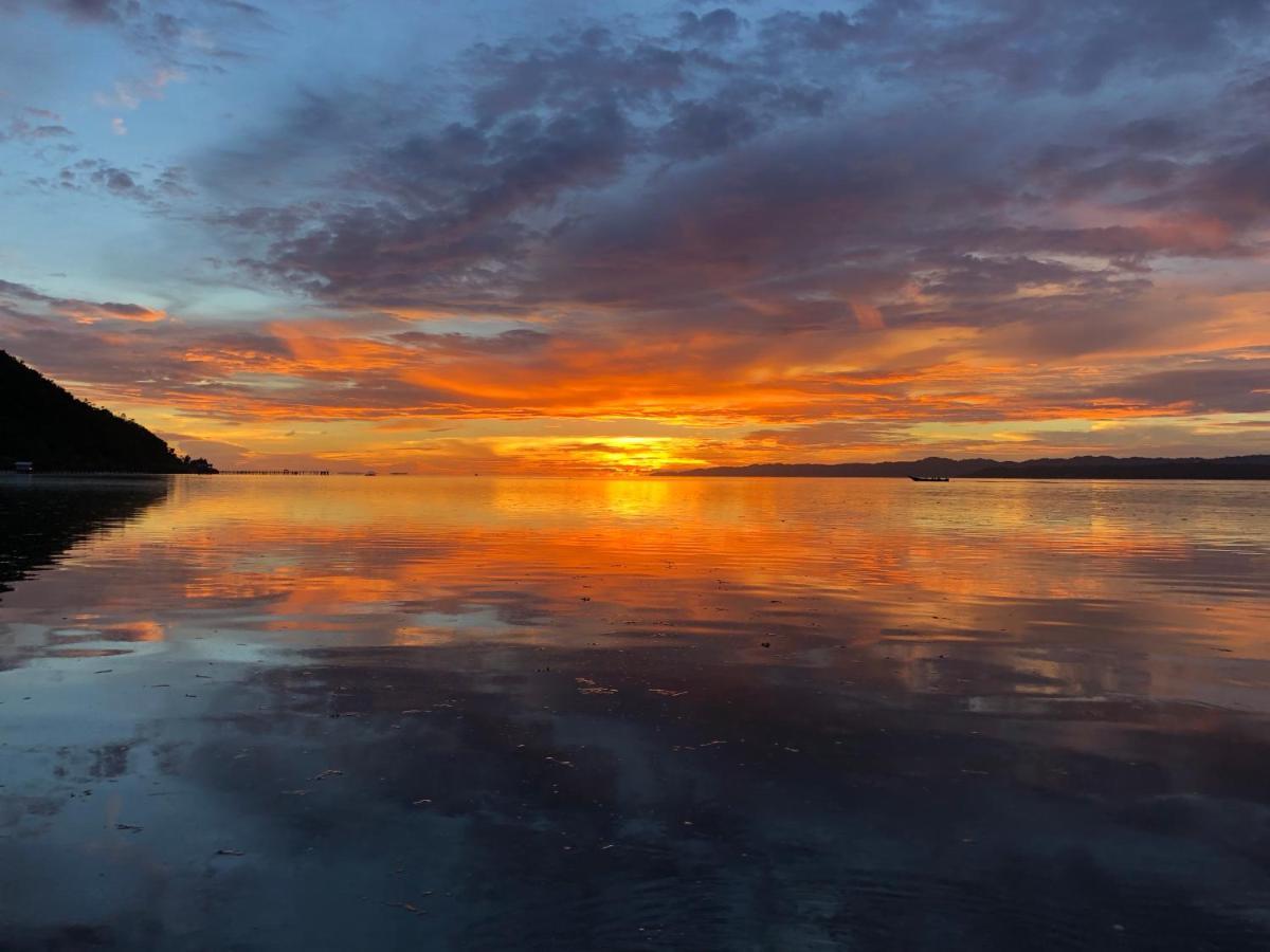 Nyande Raja Ampat Hotel Pulau Mansuar ภายนอก รูปภาพ
