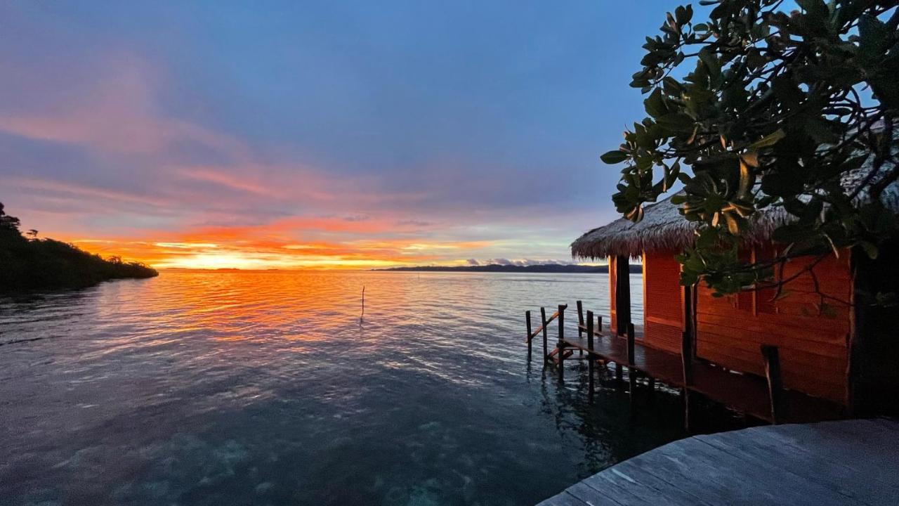 Nyande Raja Ampat Hotel Pulau Mansuar ภายนอก รูปภาพ
