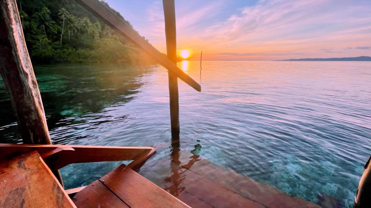 Nyande Raja Ampat Hotel Pulau Mansuar ภายนอก รูปภาพ