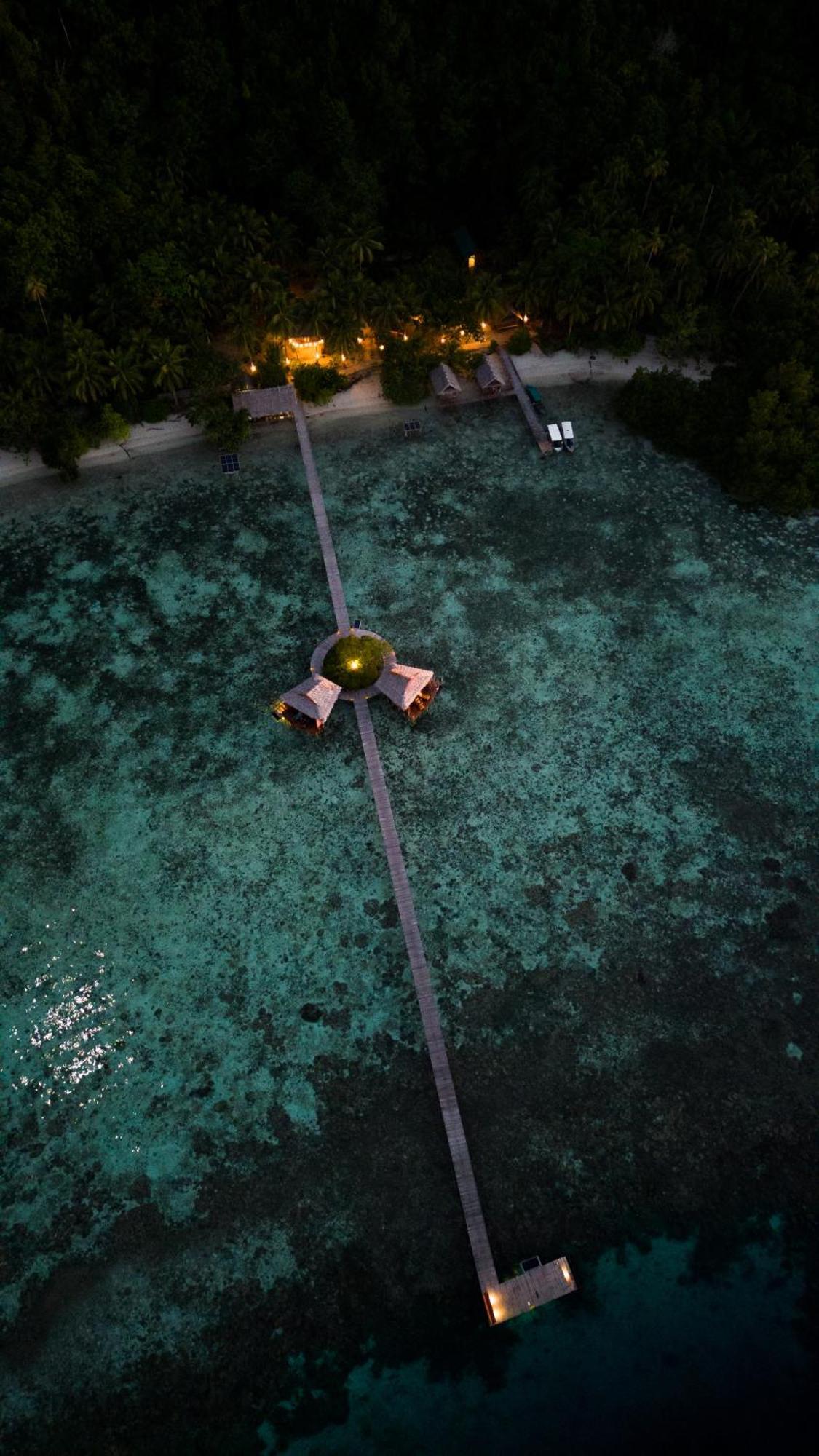 Nyande Raja Ampat Hotel Pulau Mansuar ภายนอก รูปภาพ